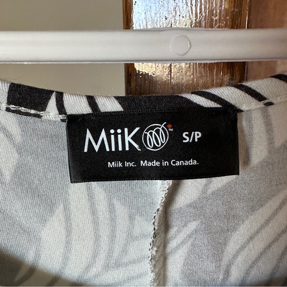 MIIK Leaf/Tropical Dress - Picture 2 of 4